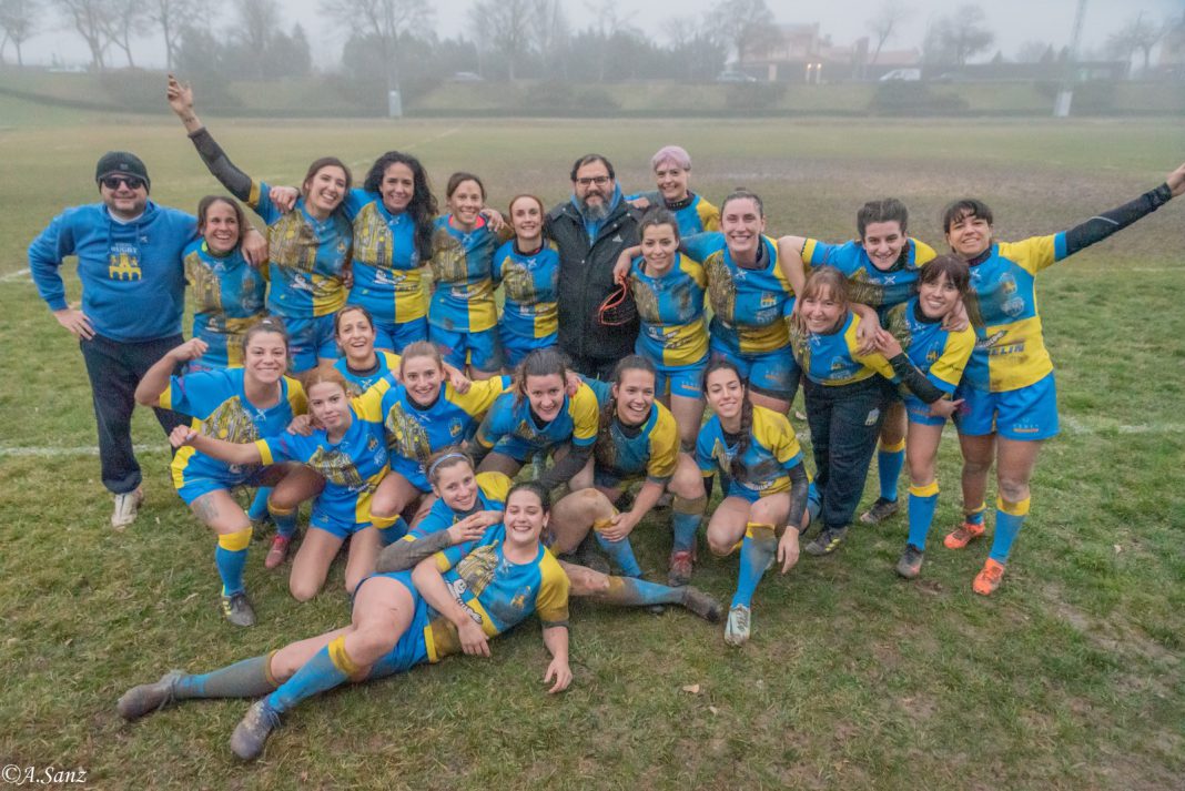 Las integrantes del Ribera Rugby tras una de las victorias esta temporada en el Virgen de las Viñas