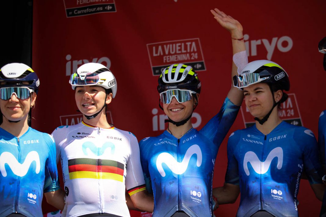Sara Martín junto a sus compañeras de Movistar en la reciente presencia en La Vuelta. / duerodeporte.com