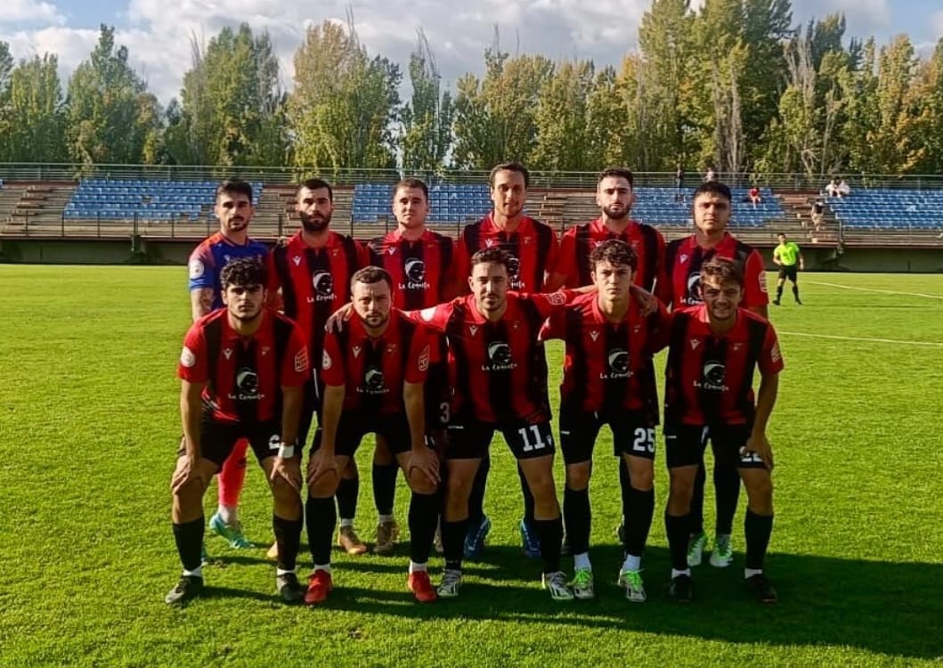 Una de las alineaciones del Laguna la pasada temporada en Tercera Federación. / @cdlaguna_tercerarfef