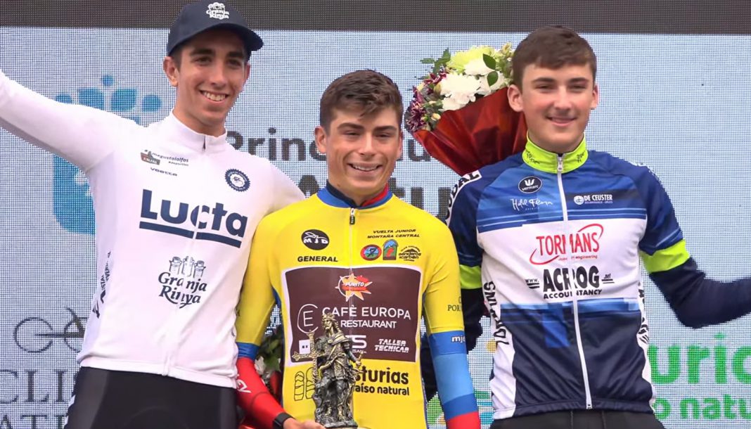 Adriá Pericas (centro) Héctor Álvarez (i) y Axel van den Broek grandes favorito al triunfo en Ribera ya fueron protagonista en el podio de Montaña Central Asturiana. / Sportpublic TV