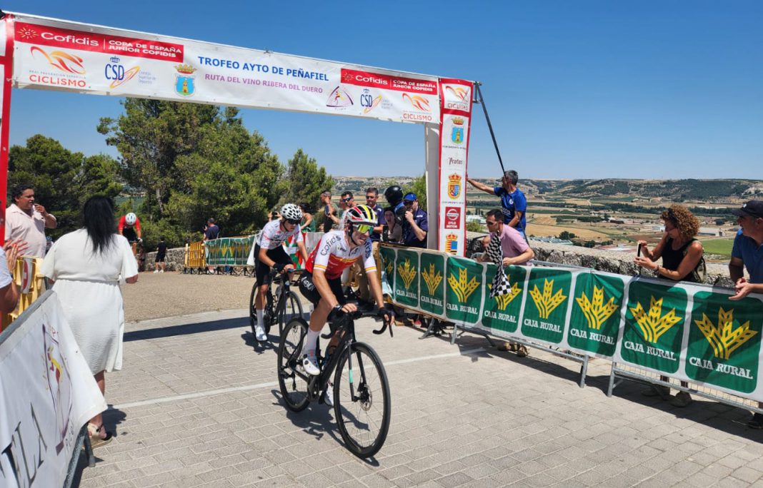 El líder de Copa de España, Hodei Muñoz (Alimco Capagnolo) finalizó en 4ª posición en la meta del Castillo de Peñafiel. / CD Pucela