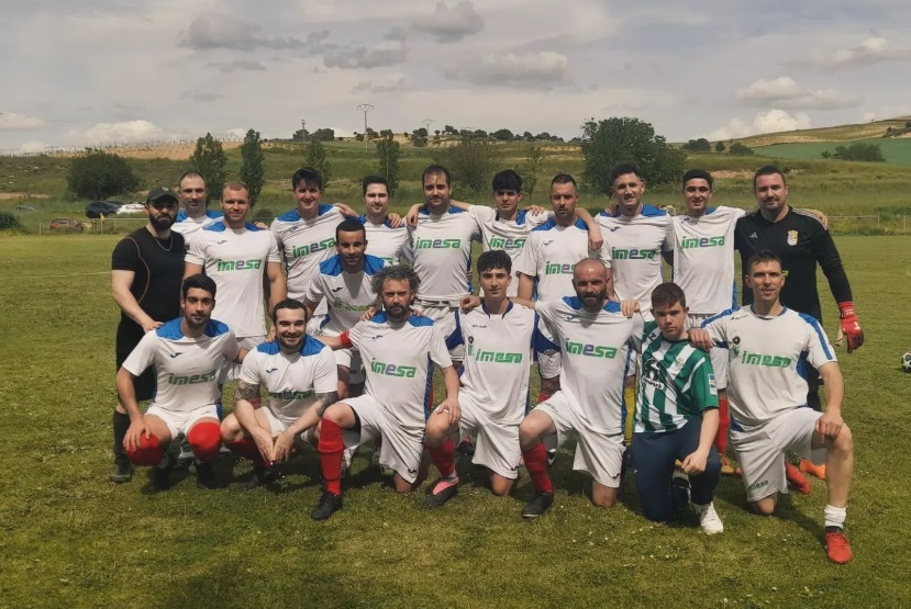 Una imagen del equipo de Villalba de Duero de la pasada temporada en el Trofeo Diputación. / @villalbadeduero