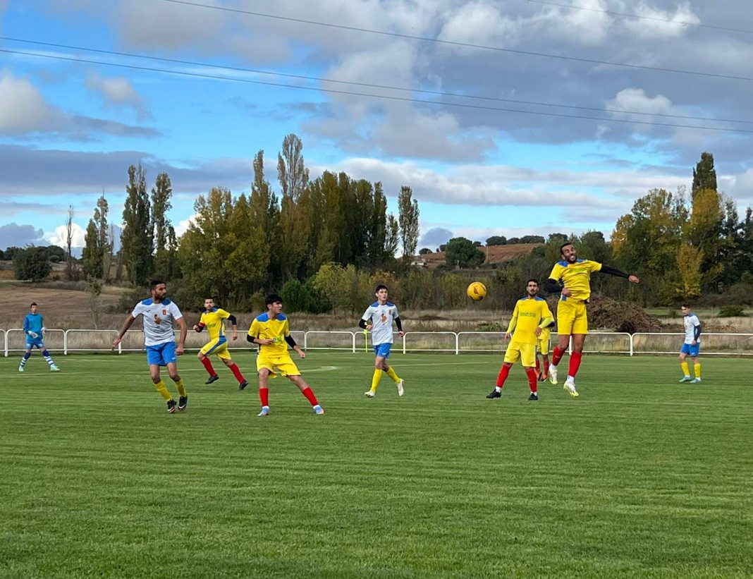 Villalba de Duero -amarillo- debuta este sábado en Tordomar. / duerodeporte.com